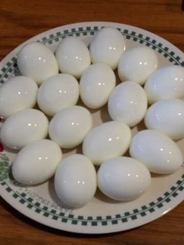 How-to-Make-Easy-to-Peel-Hard-Boiled-Eggs