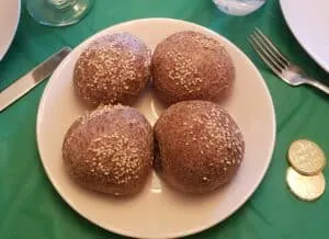 4 pieces of round keto bread
