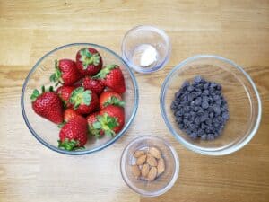 ingredients for Keto Chocolate Covered Strawberries