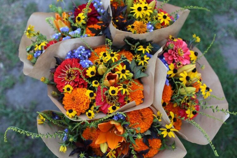 If You Want Cut-Flower Bouquets From Your Own Beds, Here Are 14 Blooms That Look Straight From A Florist