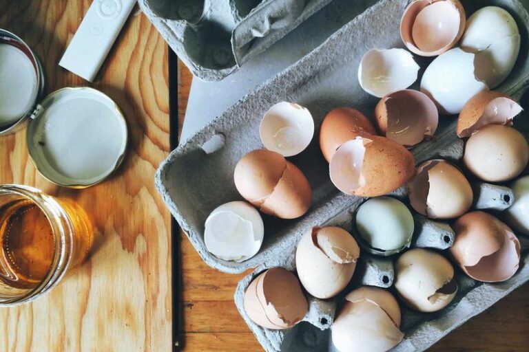 Single-Ingredient Fertilizers From Your Kitchen That Make Next Year’s Peppers Bigger And Healthier